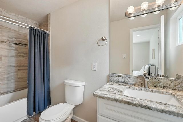 2717 Los Tretos Street NW, Albuquerque, NM 87120