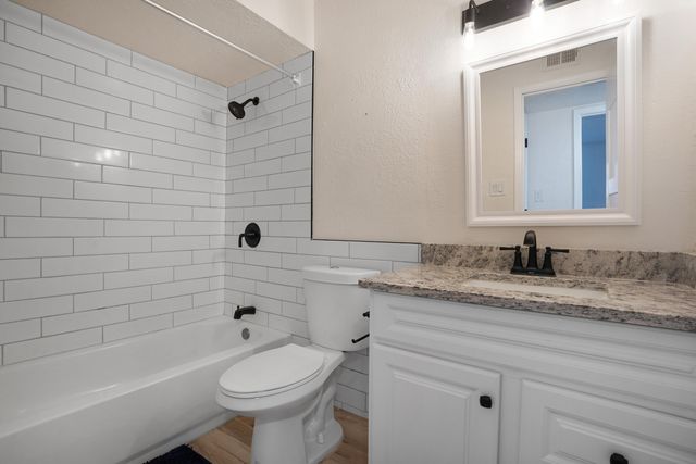 2717 Los Tretos Street NW, Albuquerque, NM 87120