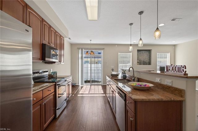 4553 Plumstead DR, Virginia Beach, VA 23462