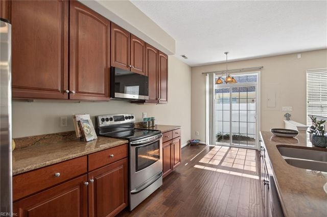 4553 Plumstead DR, Virginia Beach, VA 23462