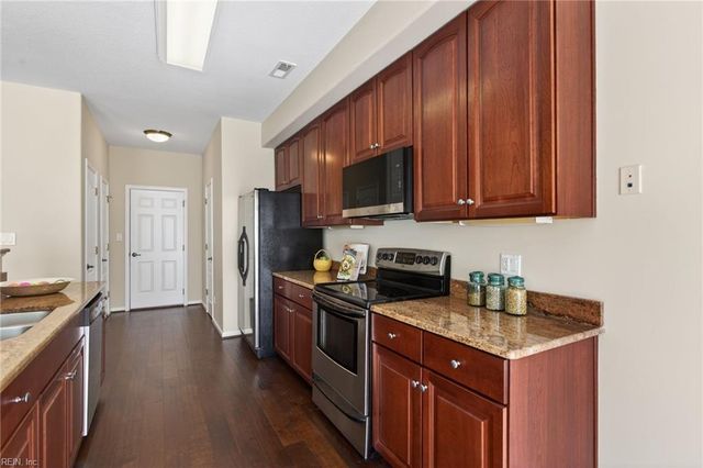 4553 Plumstead DR, Virginia Beach, VA 23462