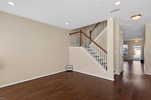 4553 Plumstead DR, Virginia Beach, VA 23462