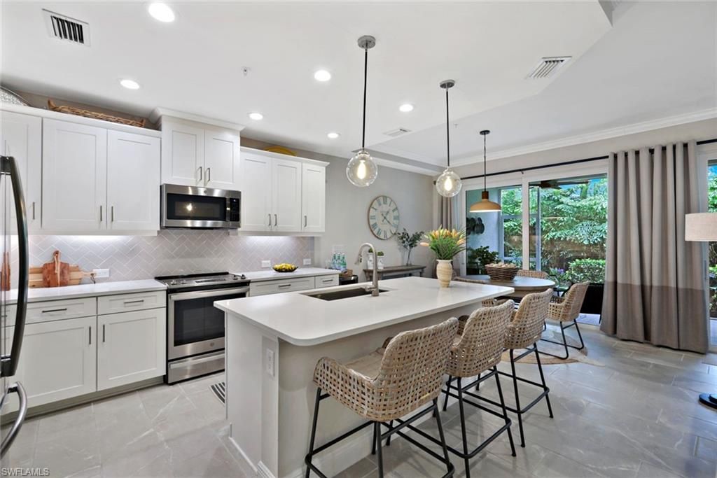2542 Seychelles DR 702, NAPLES, FL 34112 — photo 4