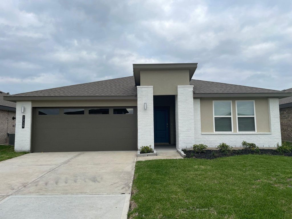 7719 Golden Rubia, Rosharon, TX 77583