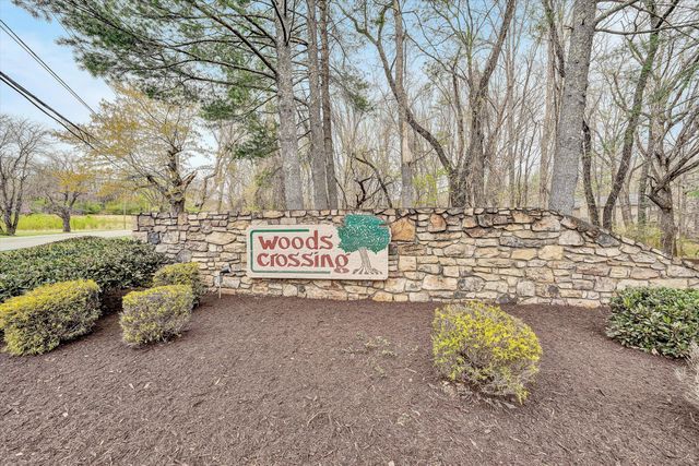 7122 Woods Crossing DR, Roanoke, VA 24018