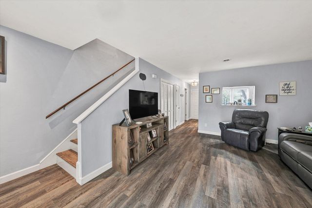 7122 Woods Crossing DR, Roanoke, VA 24018