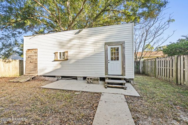 1404 S Marie Street, Rayne, LA 70578