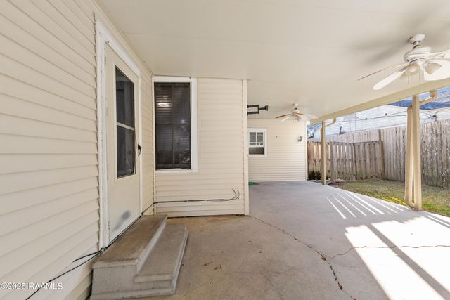 1404 S Marie Street, Rayne, LA 70578