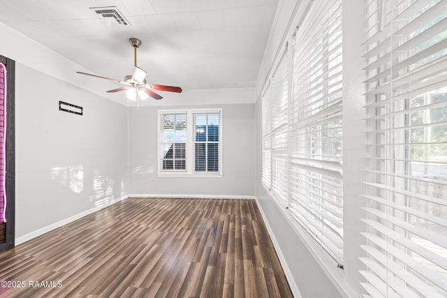 1404 S Marie Street, Rayne, LA 70578