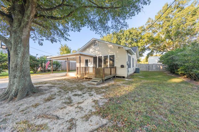 1404 S Marie Street, Rayne, LA 70578