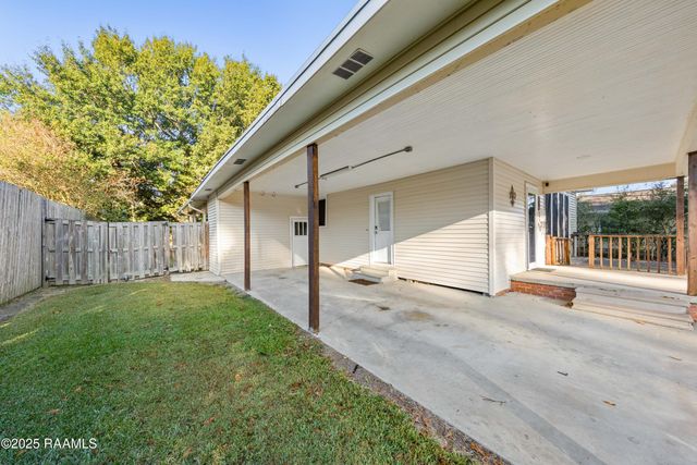 1404 S Marie Street, Rayne, LA 70578