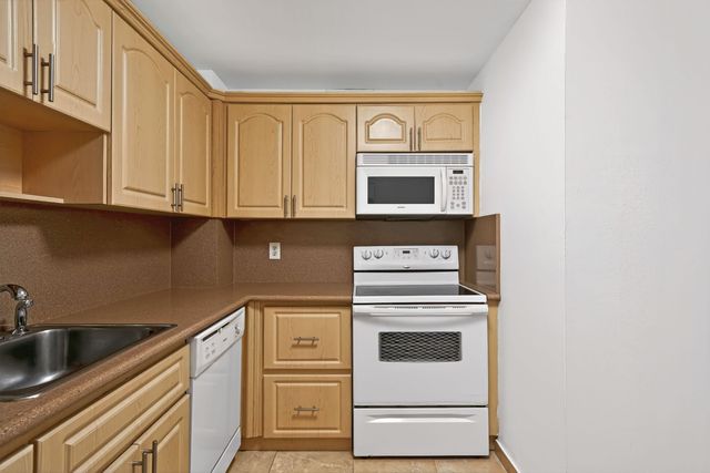 401 Golden Isles Drive 1014, Hallandale Beach, FL 33009