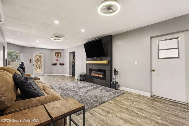 974 Citrus Avenue NE, Palm Bay, FL 32905