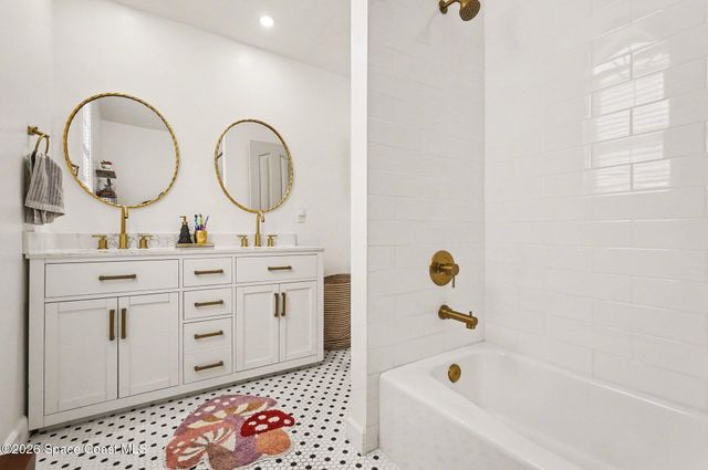 974 Citrus Avenue NE, Palm Bay, FL 32905