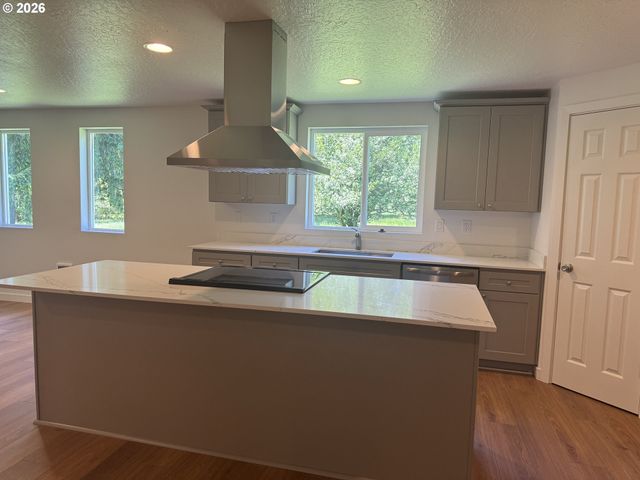 25647 JEANS Rd, Veneta, OR 97487