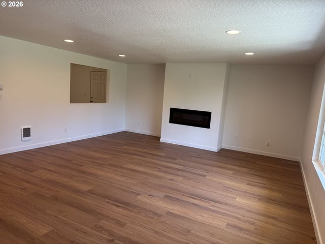 25647 JEANS Rd, Veneta, OR 97487