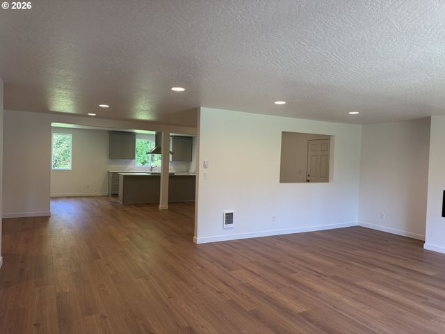 25647 JEANS Rd, Veneta, OR 97487