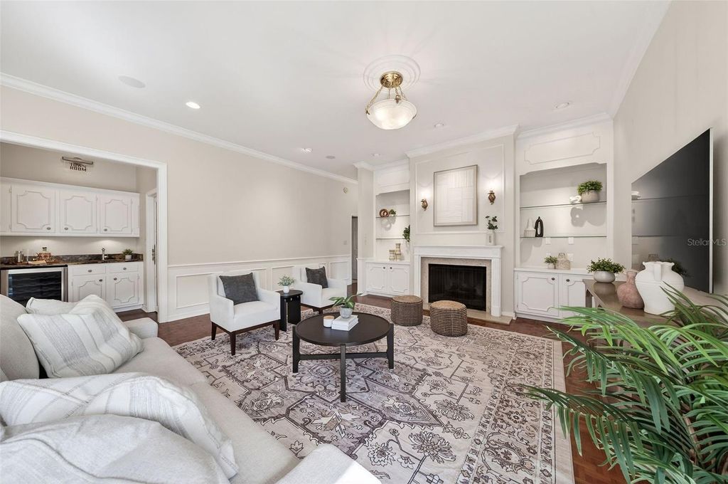 Image 13 of property listing at 925 ASHINGTON PLACE 3, Orlando, FL 32804