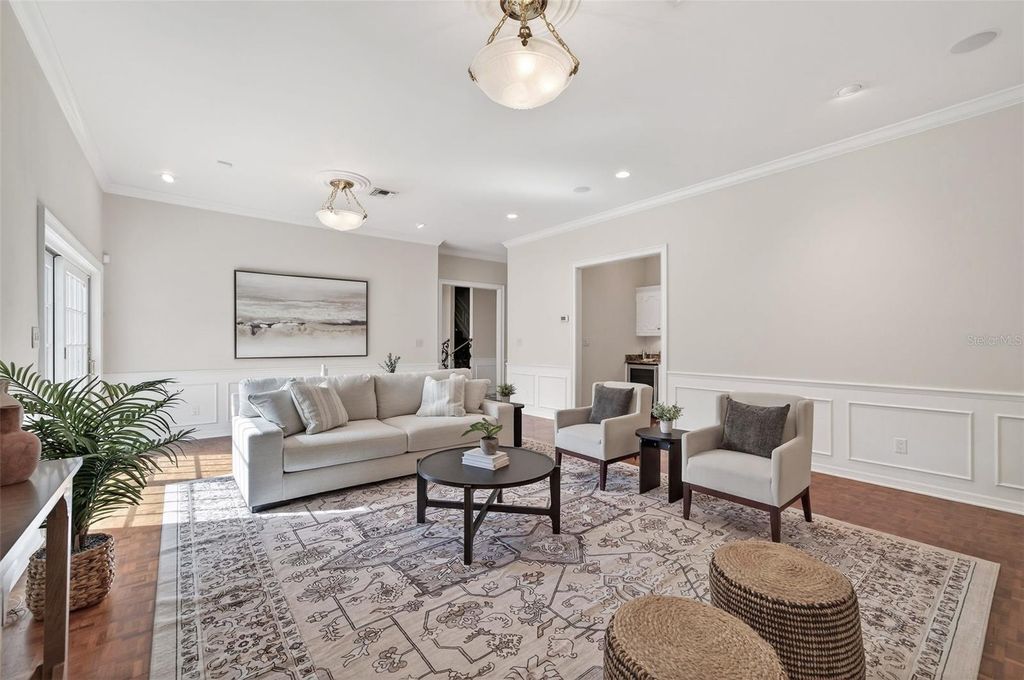 Image 14 of property listing at 925 ASHINGTON PLACE 3, Orlando, FL 32804