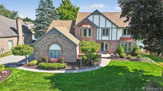 48342 Lake Valley Drive, Shelby Twp, MI 48317