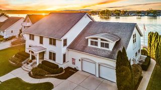 718 Lakeside Street, La Porte, IN 46350