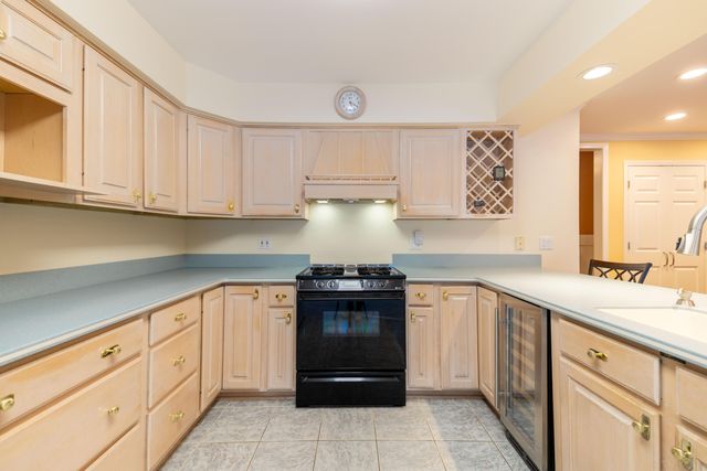 26036 Parke Lane, Grosse Ile Twp, MI 48138