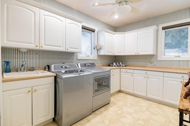 26036 Parke Lane, Grosse Ile Twp, MI 48138