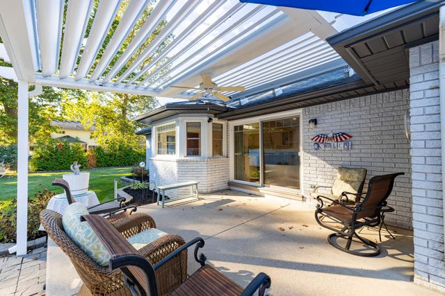 26036 Parke Lane, Grosse Ile Twp, MI 48138