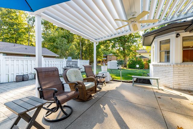 26036 Parke Lane, Grosse Ile Twp, MI 48138