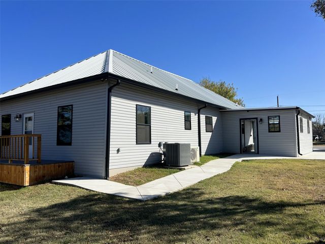 724 Franklin, Bellevue, TX 76179