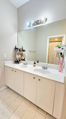 11275 SW 231st Ln, Miami, FL 33170