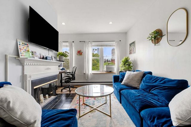 478 Shawmut 9, Boston, MA 02118
