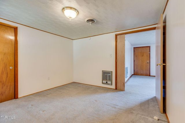 810 Shakesville Road, Bristol, VA 24201