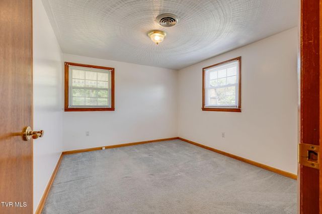 810 Shakesville Road, Bristol, VA 24201