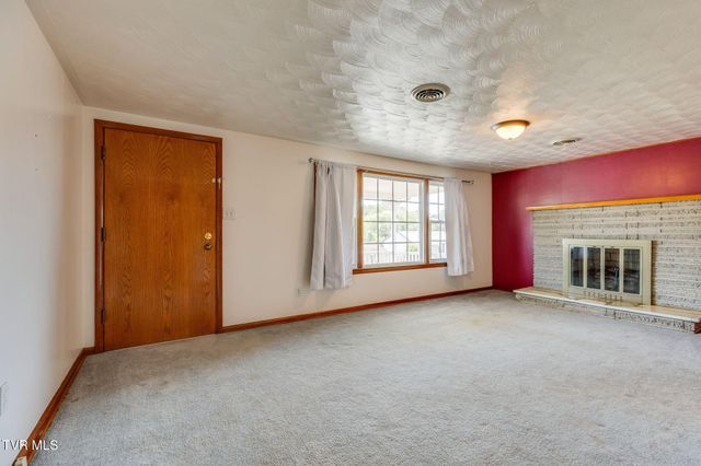 810 Shakesville Road, Bristol, VA 24201