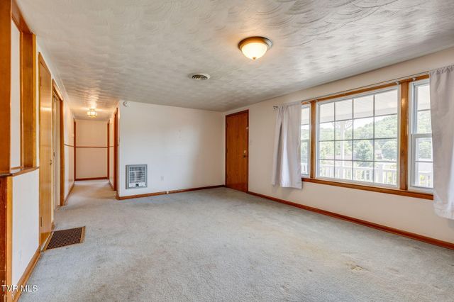 810 Shakesville Road, Bristol, VA 24201