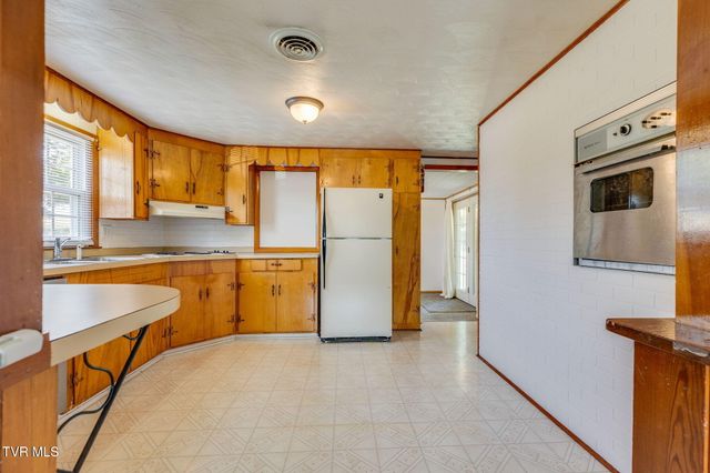 810 Shakesville Road, Bristol, VA 24201