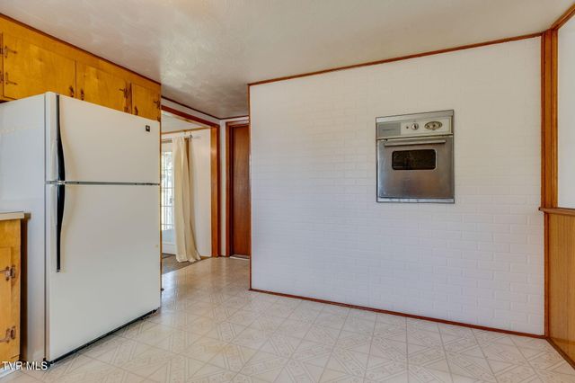 810 Shakesville Road, Bristol, VA 24201