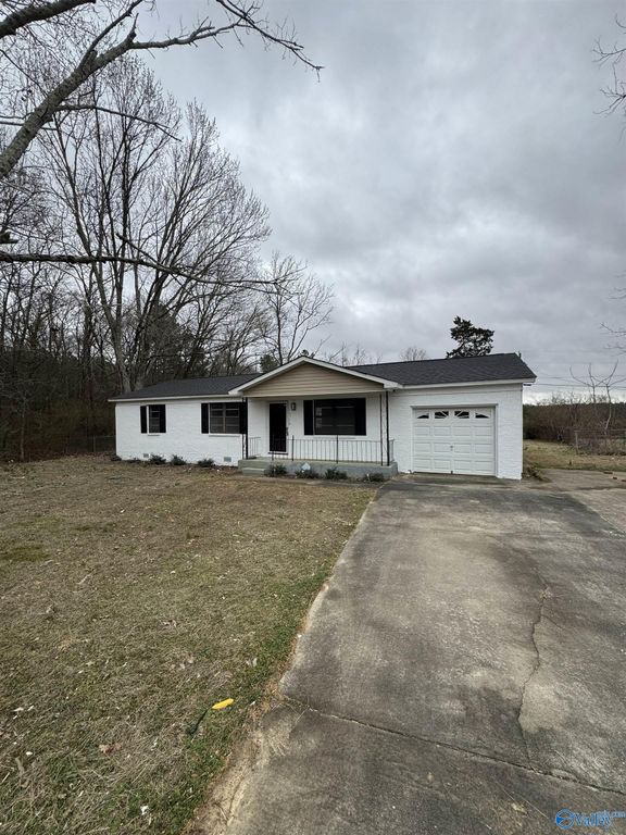 16750 Albert Road, Athens, AL 35611