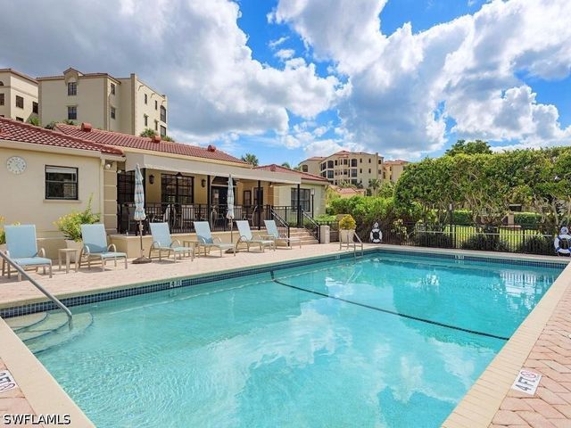 7024 Pelican Bay BLVD F105, Naples, FL 34108