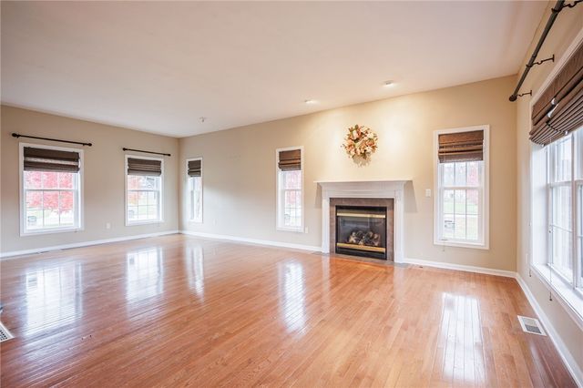 6233 Pheasants Crossing, Farmington, NY 14425