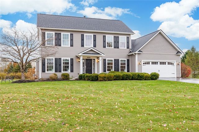 6233 Pheasants Crossing, Farmington, NY 14425