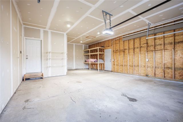 6233 Pheasants Crossing, Farmington, NY 14425