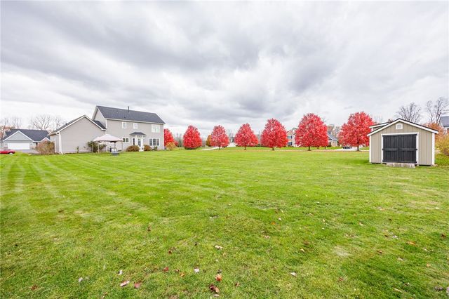 6233 Pheasants Crossing, Farmington, NY 14425