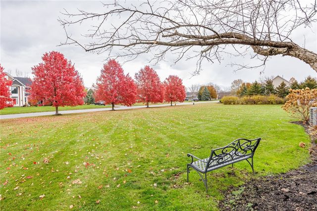 6233 Pheasants Crossing, Farmington, NY 14425