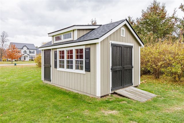 6233 Pheasants Crossing, Farmington, NY 14425