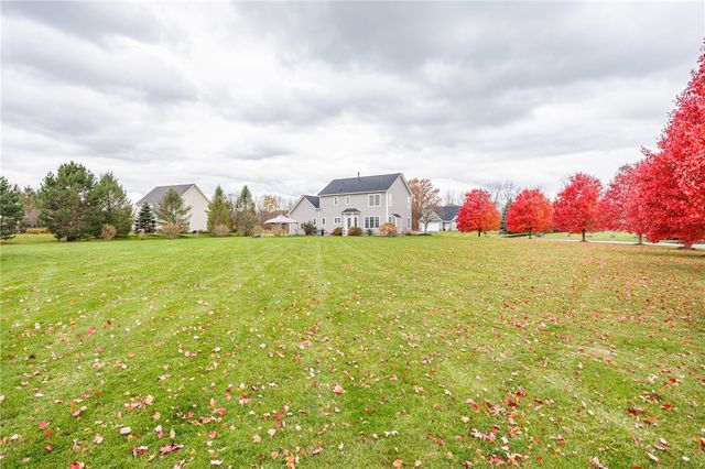 6233 Pheasants Crossing, Farmington, NY 14425