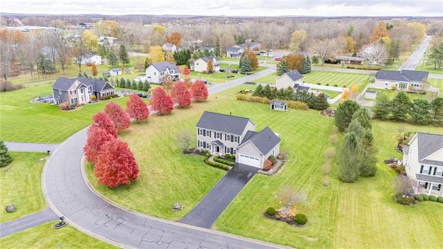 6233 Pheasants Crossing, Farmington, NY 14425