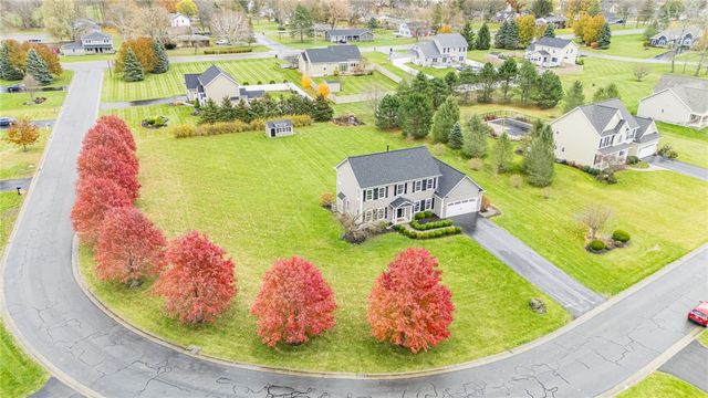 6233 Pheasants Crossing, Farmington, NY 14425