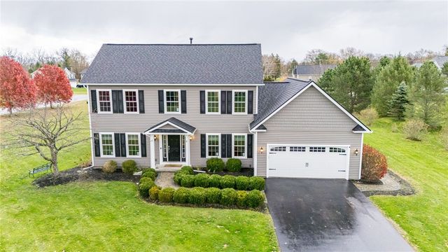 6233 Pheasants Crossing, Farmington, NY 14425